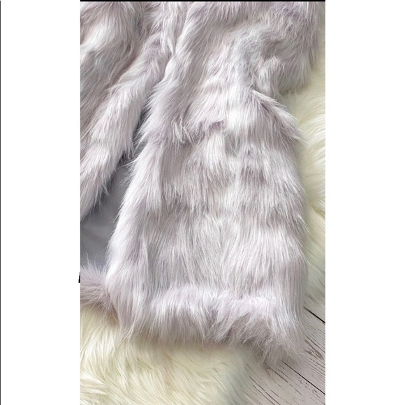 Beautiful Grey faux fur vest/coat. M & L NWT - Picture 3 of 6